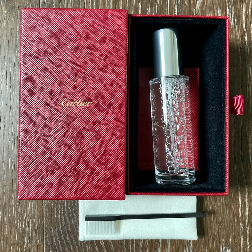 Cartier Jewelry cleaner brand new!